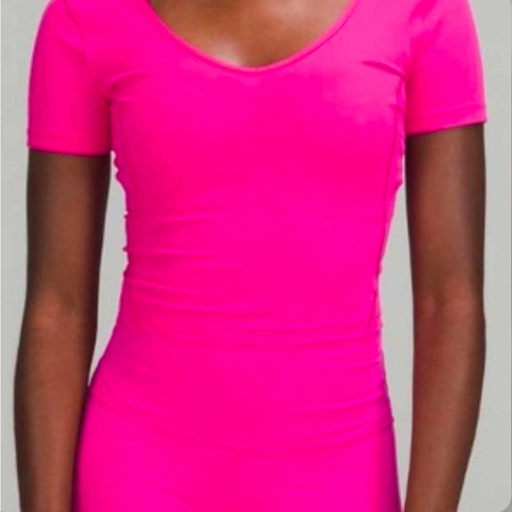 Lululemon short sleeve shirt